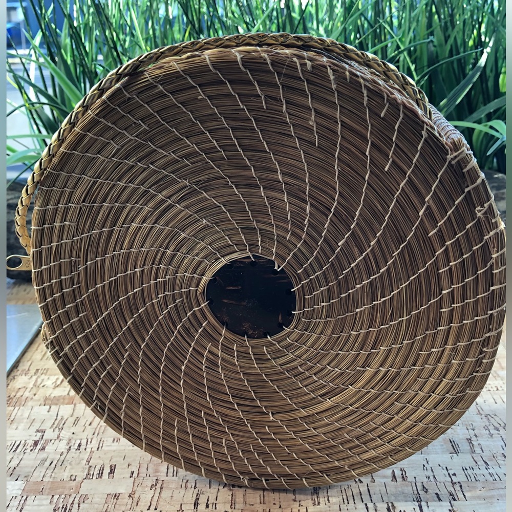 Golden Grass (Capim Dourado) handmade bag.